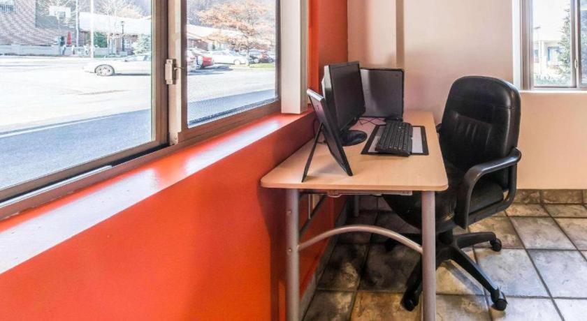 Red Roof Inn Johnstown Ngoại thất bức ảnh