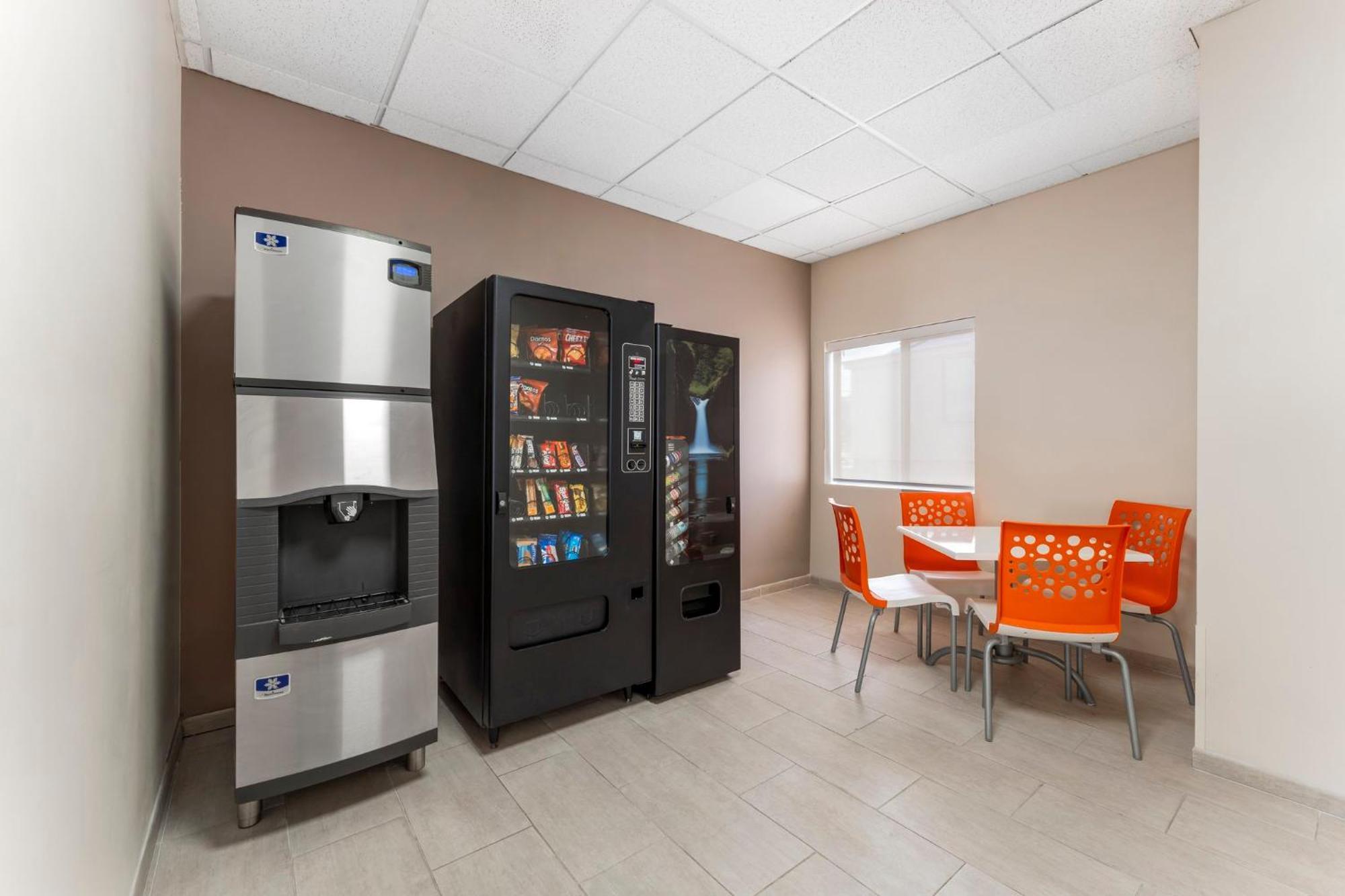 Red Roof Inn Johnstown Ngoại thất bức ảnh