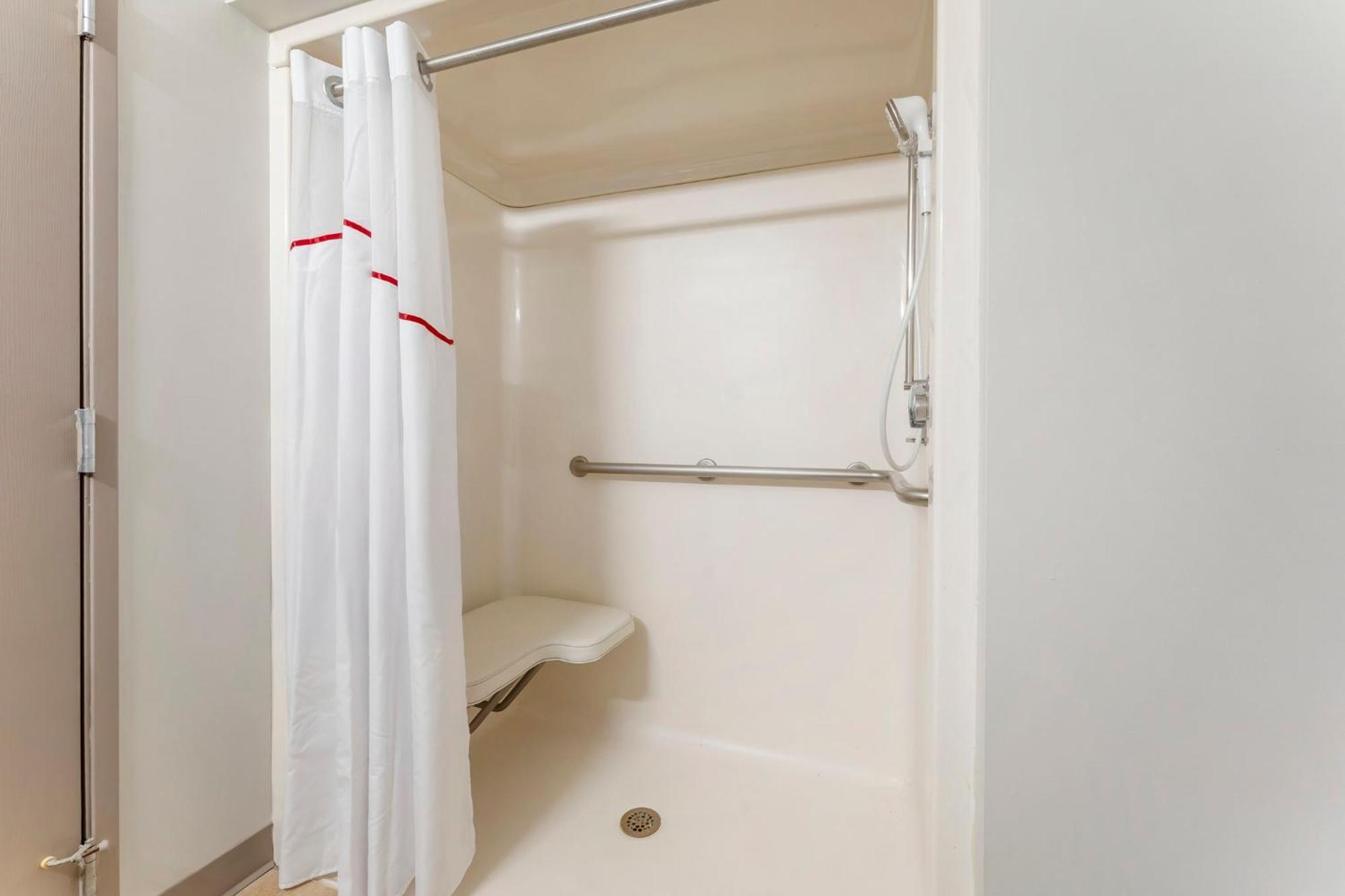 Red Roof Inn Johnstown Ngoại thất bức ảnh